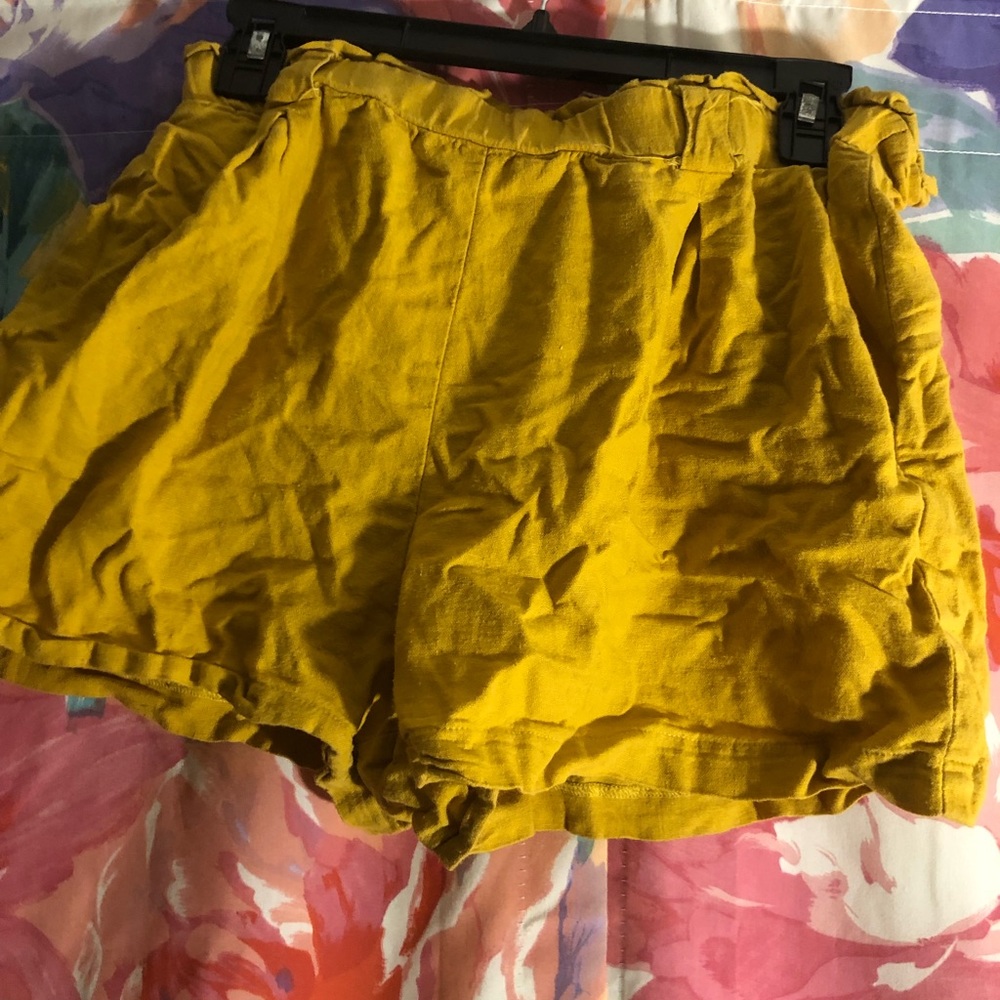 Yellow/tan ruffled shorts